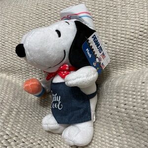 Patriotic 4th of July Chef Snoopy! NWT. Wearing hat, apron & eating a popsicle!